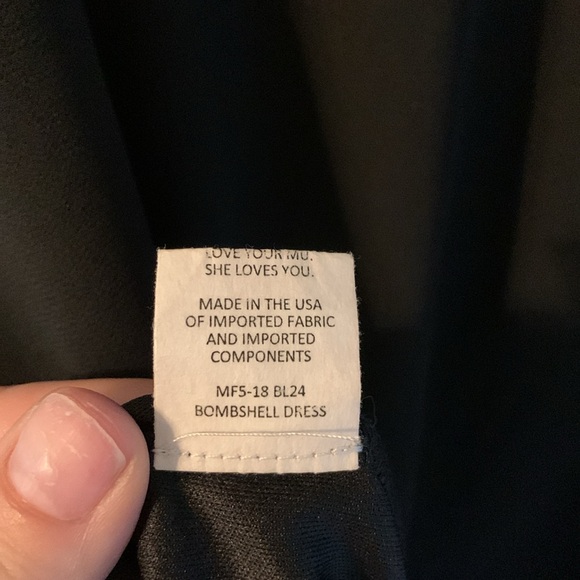 Show me your MuMu black bombshell dress w scoop neck & wide sheer sleeves 😍😍 - Picture 10 of 12